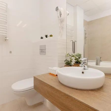 Apartment Jerozolimskie 216 With Parking By Renters Warsaw