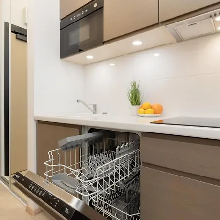 Jerozolimskie 216 With Parking By Renters Apartment